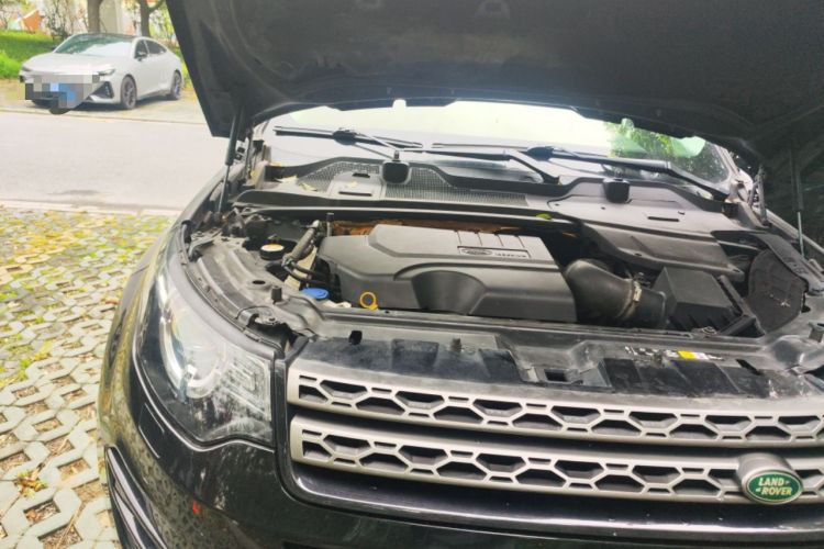 Used Land Rover Discovery Sport 2019 240 PS SE Version China VI Standard Engine Bay Right