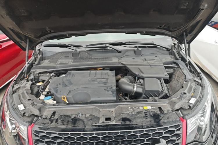 Used Land Rover Discovery Sport 2019 240 PS SE Version China V Standard Engine Bay