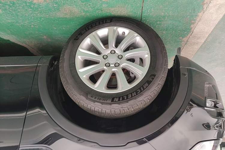 Used Land Rover Discovery Sport 2019 240 PS SE Version China VI Standard Exterior 4