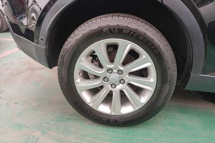 Used Land Rover Discovery Sport 2019 240 PS SE Version China VI Standard Exterior 5