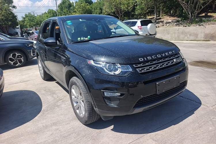 Used Land Rover Discovery Sport 2019 240 PS SE Version China V Standard Front Right 45 Deg