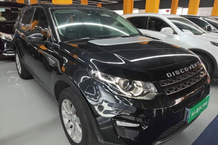 Used Land Rover Discovery Sport 2019 240 PS SE Version China VI Standard Front Right 45 Deg