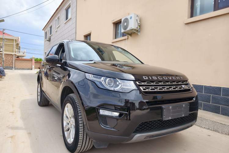 Used Land Rover Discovery Sport 2019 240 PS SE Version China VI Standard Front Right 45 Deg