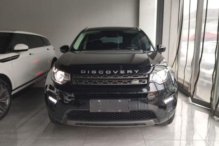 Used Land Rover Discovery Sport 2019 240 PS SE Version China VI Standard Front