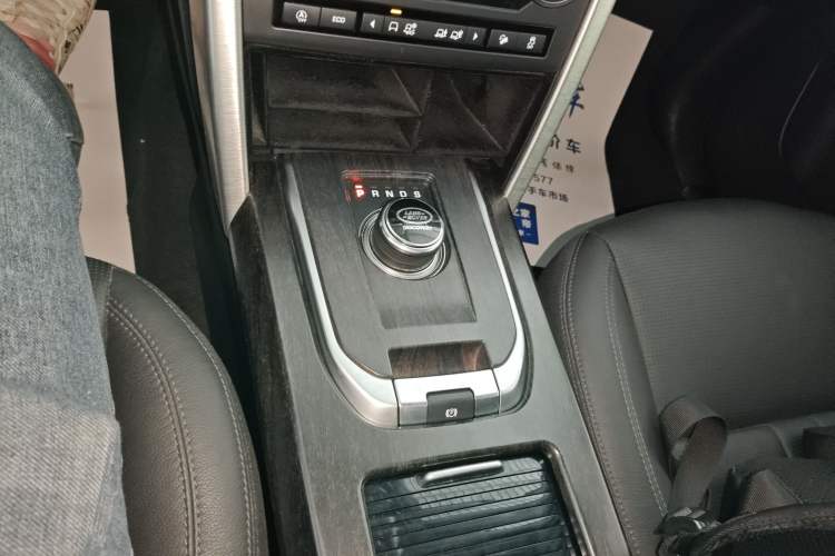 Used Land Rover Discovery Sport 2019 240 PS SE Version China VI Standard Gear Lever