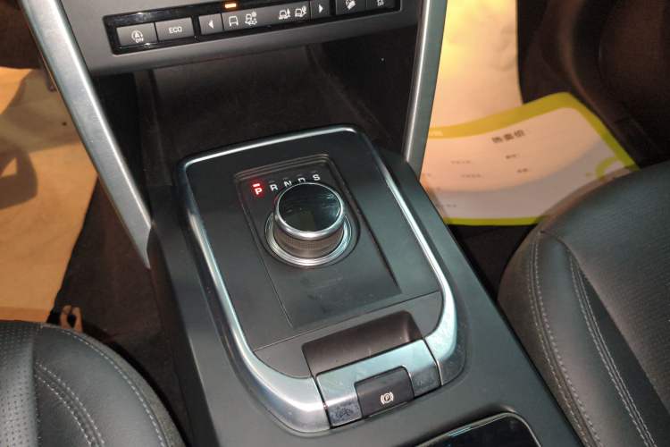 Used Land Rover Discovery Sport 2019 240 PS SE Version China VI Standard Gear Lever