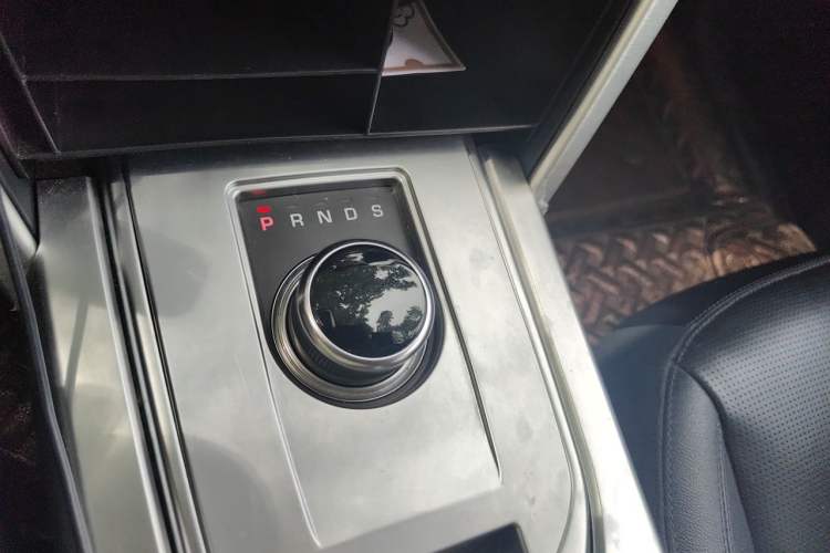 Used Land Rover Discovery Sport 2019 240 PS HSE Version China VI Standard Gear Lever