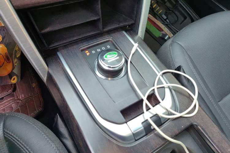 Used Land Rover Discovery Sport 2019 240 PS SE Version China VI Standard Gear Lever