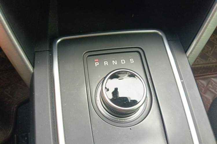 Used Land Rover Discovery Sport 2019 240 PS SE Version China VI Standard Gear Lever