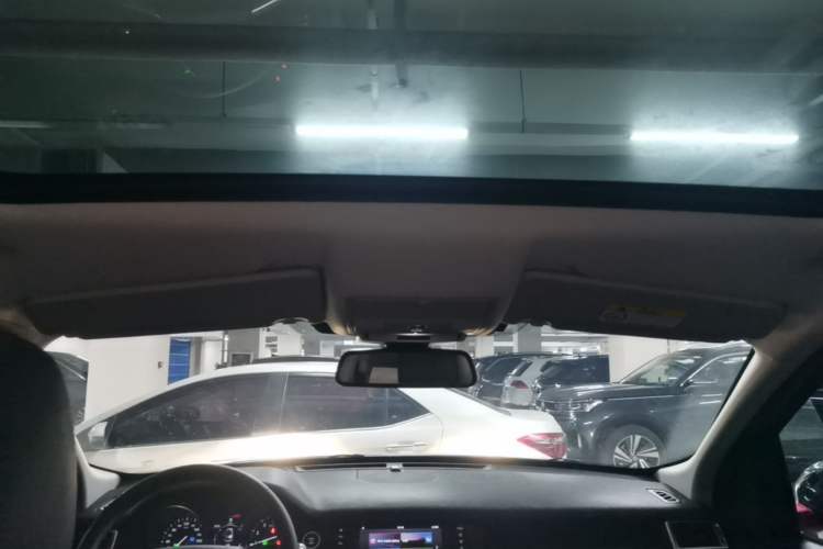 Used Land Rover Discovery Sport 2019 240 PS SE Version China VI Standard Headliner