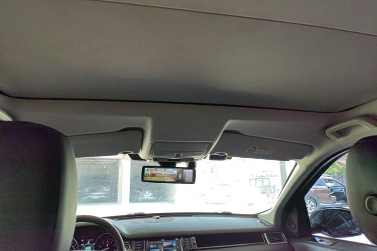 Used Land Rover Discovery Sport 2019 240 PS SE Version China VI Standard Headliner