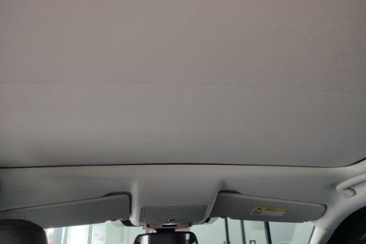 Used Land Rover Discovery Sport 2019 240 PS SE Version China VI Standard Headliner