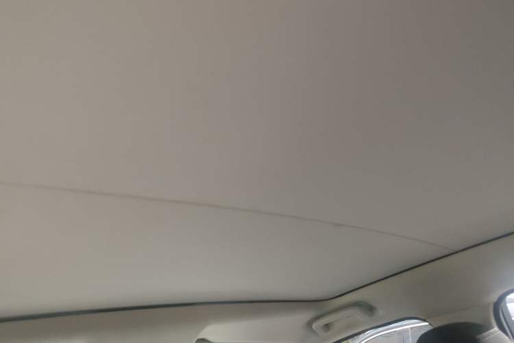 Used Land Rover Discovery Sport 2019 240 PS SE Version China VI Standard Headliner