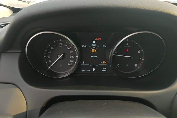 Used Land Rover Discovery Sport 2019 240 PS SE Version China VI Standard Instrument Cluster