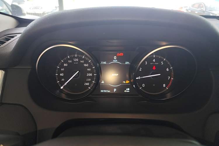Used Land Rover Discovery Sport 2019 240 PS SE Version China VI Standard Instrument Cluster