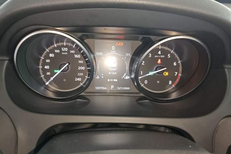 Used Land Rover Discovery Sport 2019 240 PS SE Version China VI Standard Instrument Cluster