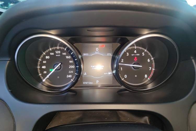 Used Land Rover Discovery Sport 2019 240 PS SE Version China VI Standard Instrument Cluster