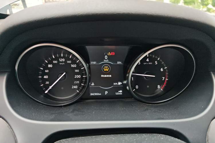 Used Land Rover Discovery Sport 2019 240 PS SE Version China VI Standard Instrument Cluster
