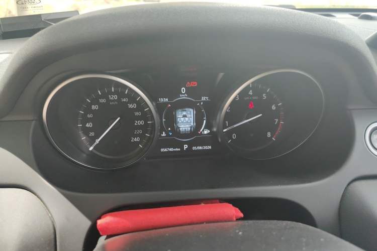 Used Land Rover Discovery Sport 2019 240 PS HSE Version China VI Standard Instrument Cluster