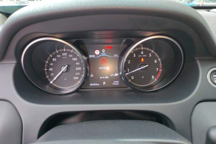 Used Land Rover Discovery Sport 2019 240 PS SE Version China VI Standard Instrument Cluster