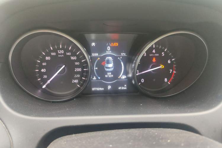 Used Land Rover Discovery Sport 2019 240 PS SE Version China VI Standard Instrument Cluster