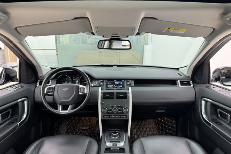 Used Land Rover Discovery Sport 2019 240 PS SE Version China VI Standard Interior 1