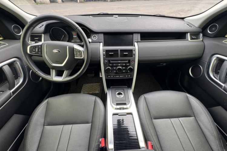 Used Land Rover Discovery Sport 2019 240 PS HSE Version China VI Standard Interior 1