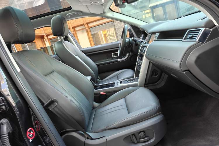 Used Land Rover Discovery Sport 2019 240 PS SE Version China V Standard Interior 1