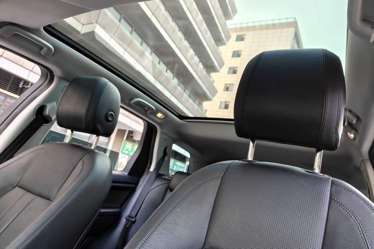 Used Land Rover Discovery Sport 2019 240 PS SE Version China V Standard Interior 10