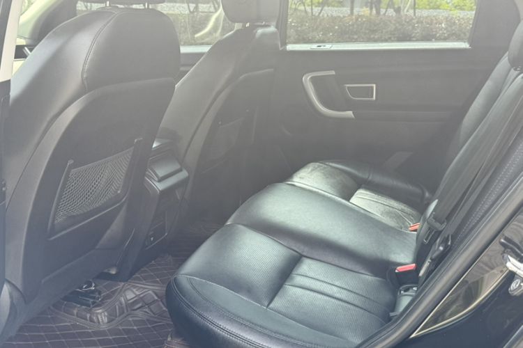 Used Land Rover Discovery Sport 2019 240 PS SE Version China VI Standard Interior 3