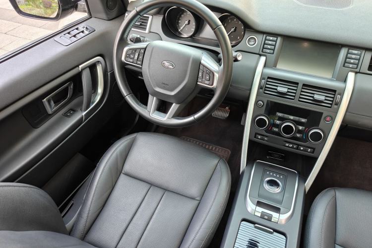 Used Land Rover Discovery Sport 2019 240 PS SE Version China V Standard Interior 4