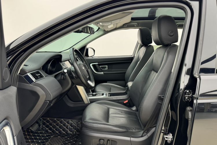 Used Land Rover Discovery Sport 2019 240 PS SE Version China VI Standard Interior 5