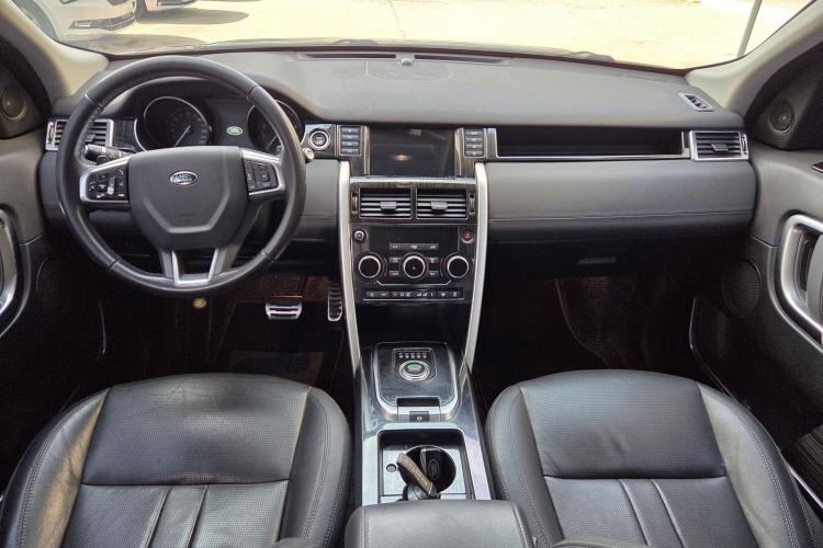 Used Land Rover Discovery Sport 2019 240 PS SE Version China VI Standard Interior 5