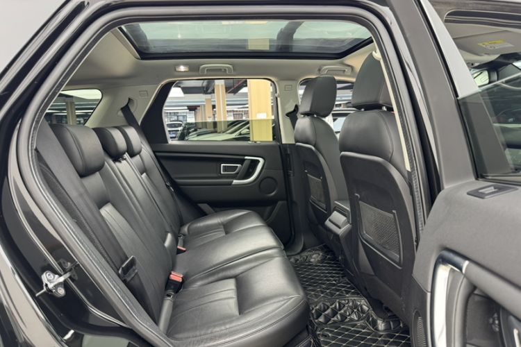 Used Land Rover Discovery Sport 2019 240 PS SE Version China VI Standard Interior 9
