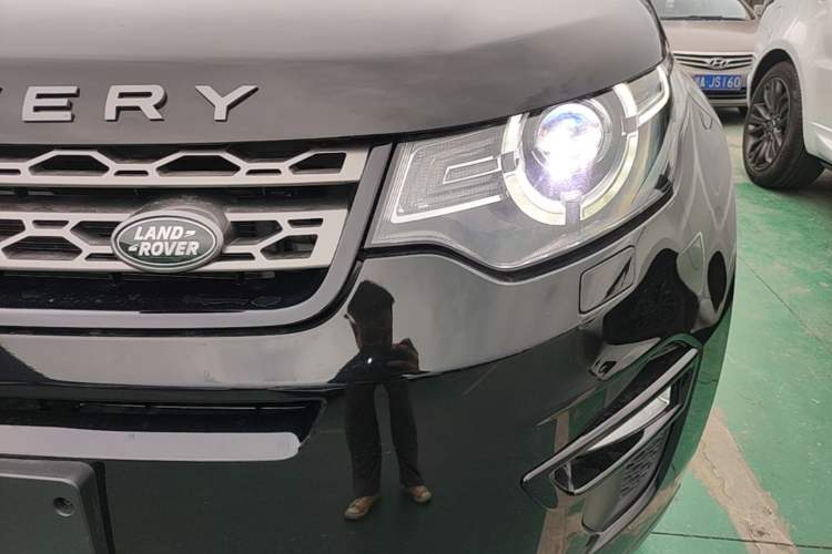 Used Land Rover Discovery Sport 2019 240 PS SE Version China VI Standard Left Front Headlight