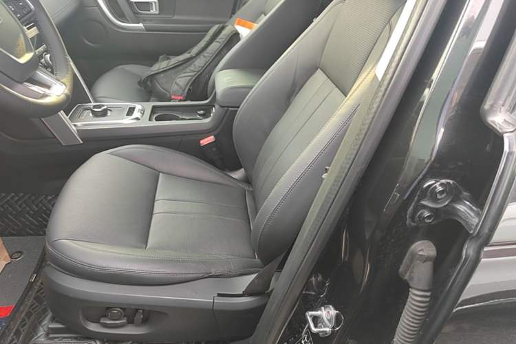 Used Land Rover Discovery Sport 2019 240 PS SE Version China VI Standard Left Front Seat