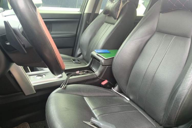 Used Land Rover Discovery Sport 2019 240 PS SE Version China VI Standard Left Front Seat