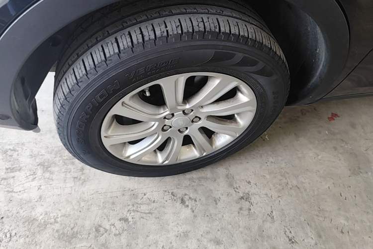 Used Land Rover Discovery Sport 2019 240 PS SE Version China VI Standard Left Front Wheel Hub