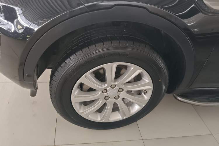 Used Land Rover Discovery Sport 2019 240 PS SE Version China VI Standard Left Front Wheel Hub