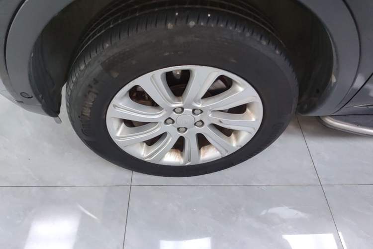 Used Land Rover Discovery Sport 2019 240 PS SE Version China VI Standard Left Front Wheel Hub