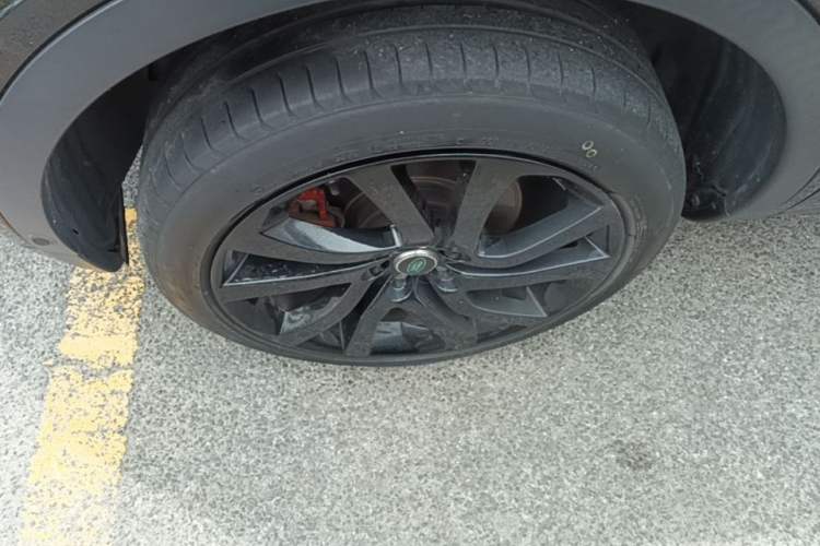 Used Land Rover Discovery Sport 2019 240 PS SE Version China VI Standard Left Front Wheel Hub