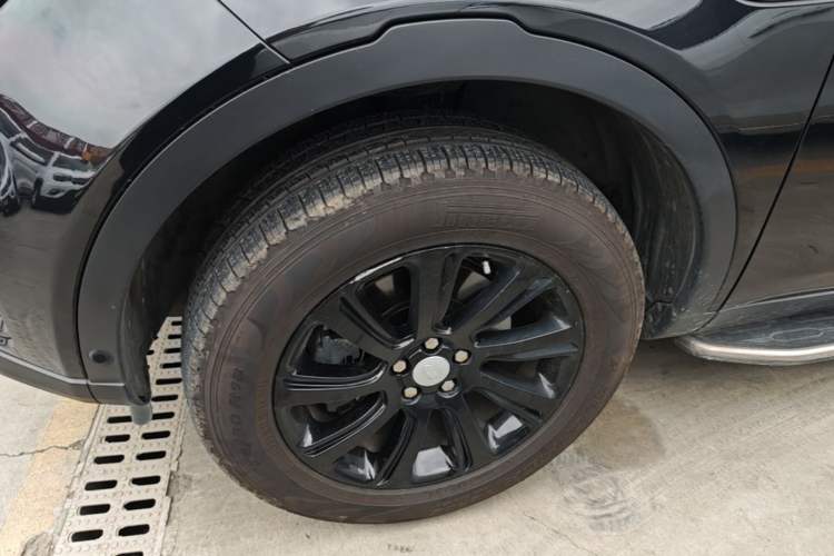 Used Land Rover Discovery Sport 2019 240 PS SE Version China V Standard Left Front Wheel Hub