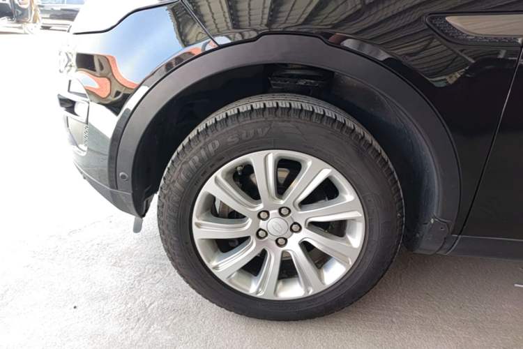 Used Land Rover Discovery Sport 2019 240 PS SE Version China VI Standard Left Front Wheel Hub