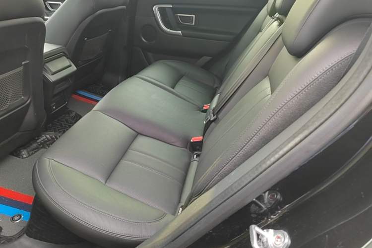Used Land Rover Discovery Sport 2019 240 PS SE Version China VI Standard Left Rear Seat