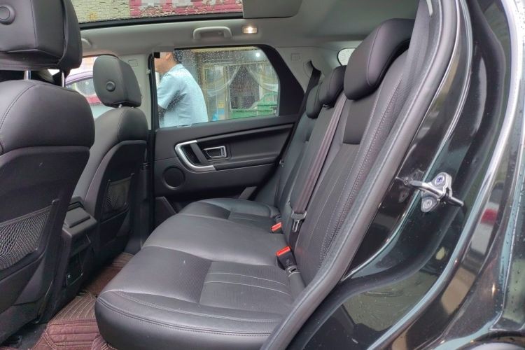 Used Land Rover Discovery Sport 2019 240 PS SE Version China VI Standard Left Rear Seat