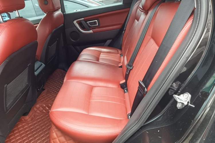 Used Land Rover Discovery Sport 2019 240 PS SE Version China VI Standard Left Rear Seat