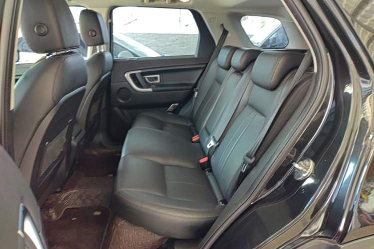 Used Land Rover Discovery Sport 2019 240 PS SE Version China VI Standard Left Rear Seat