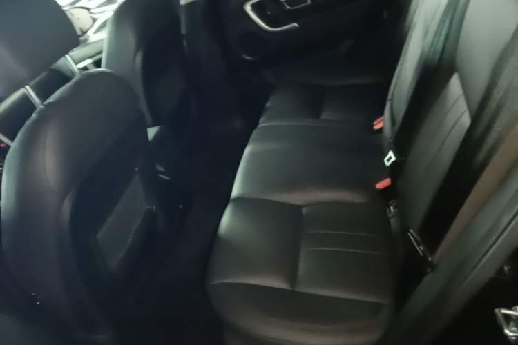 Used Land Rover Discovery Sport 2019 240 PS SE Version China VI Standard Left Rear Seat