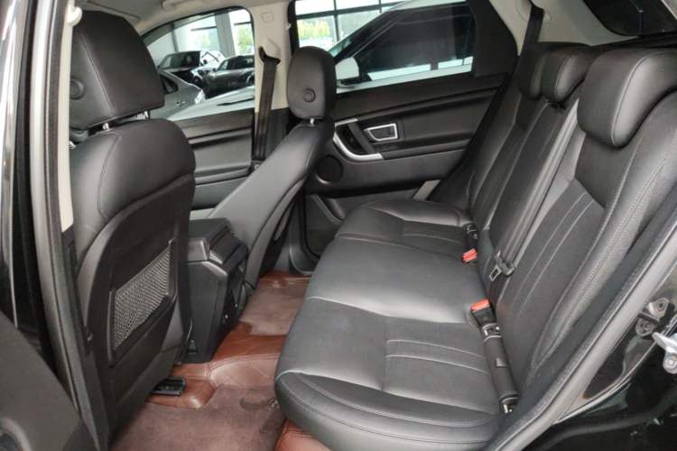 Used Land Rover Discovery Sport 2019 240 PS SE Version China VI Standard Left Rear Seat