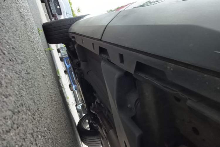 Used Land Rover Discovery Sport 2019 240 PS SE Version China VI Standard Left Side Sill